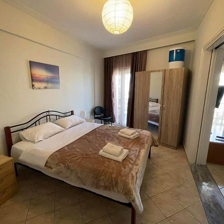 Dimitris Apartment 80M From The Beach Nea Peramos Kültér fotó
